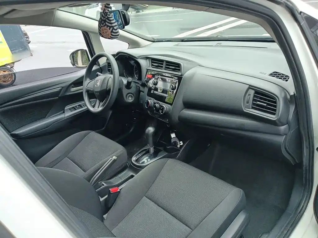 Honda Fit 2018 — фото 20