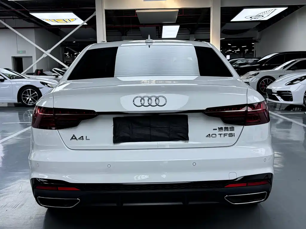 Audi A4L 2022 — фото 17