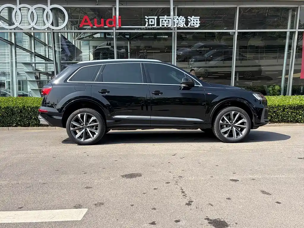 Audi Q7 2024 — фото 3