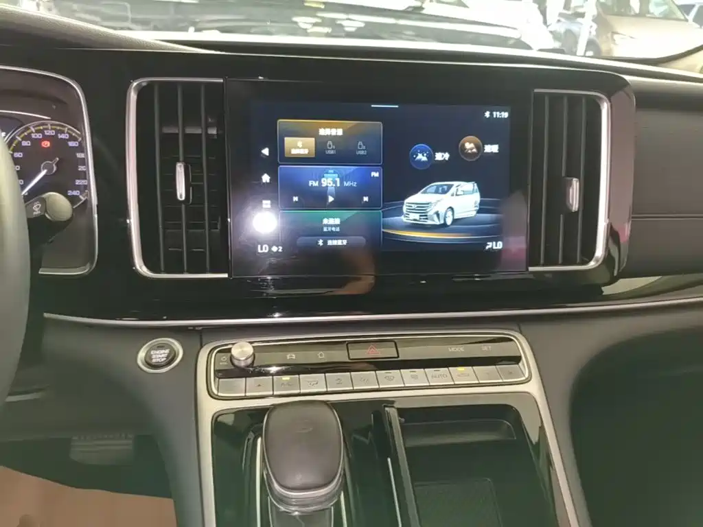 GAC Trumpchi M8 2020 — фото 13