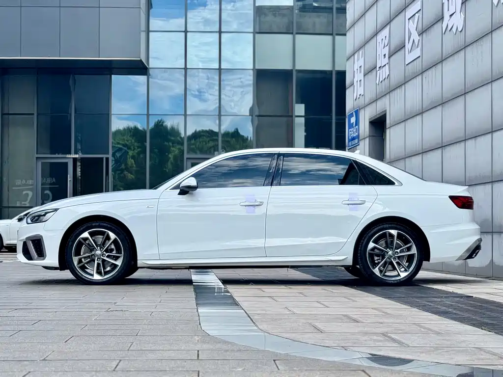 Audi A4L 2020 — фото 10