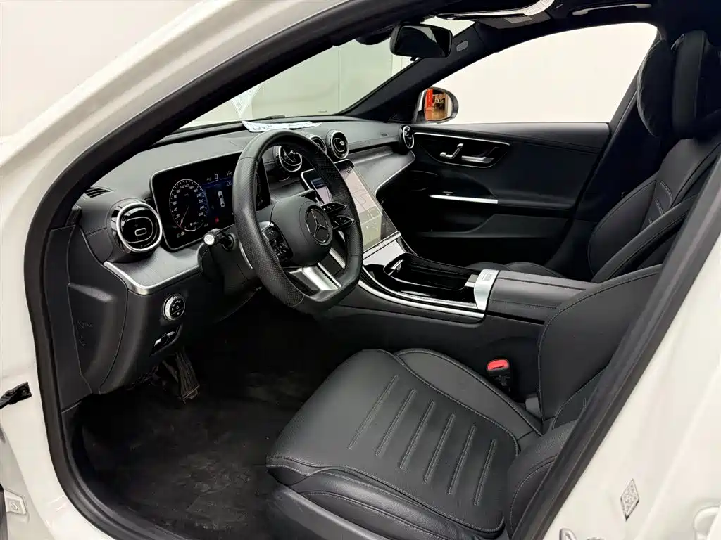 Mercedes-Benz C-Class 2023 — фото 6