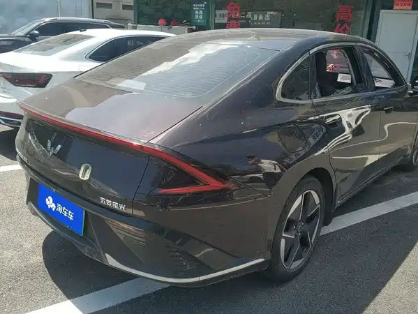 Wuling Starlight 2024