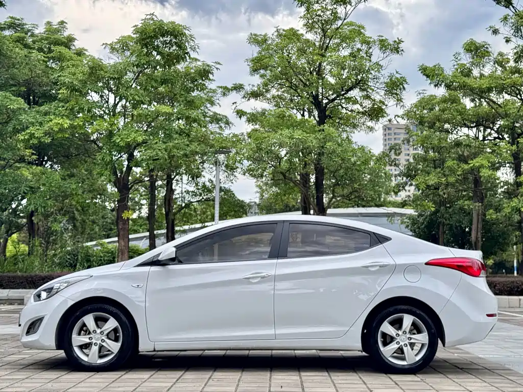 Hyundai Elantra 2014