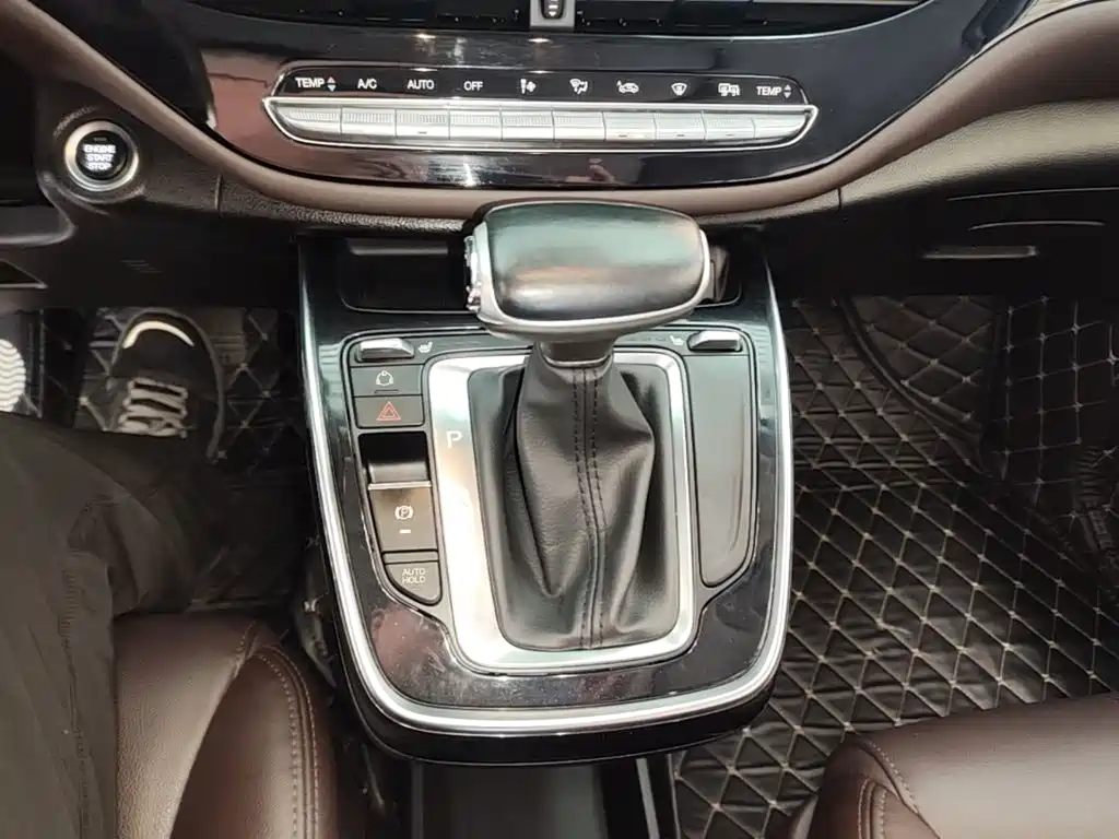 GAC Motor Trumpchi M6 2020 — фото 14