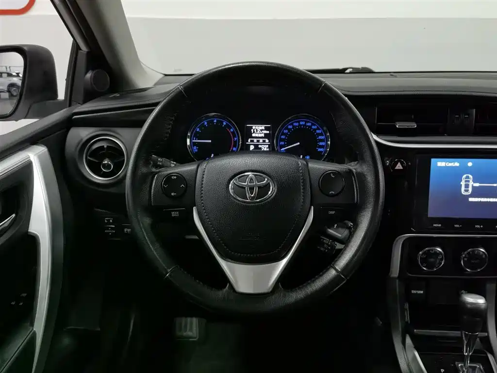 Toyota Corolla 2018 — фото 11