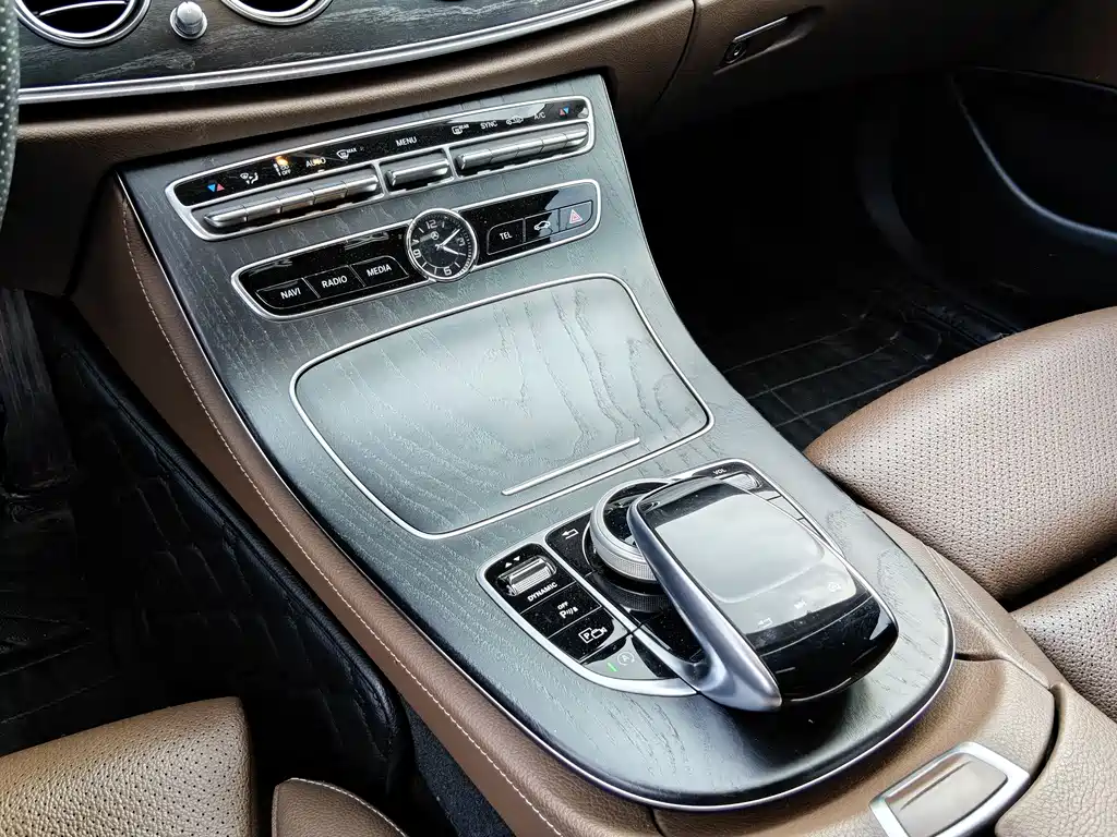 Mercedes-Benz E-Class 2018 — фото 9