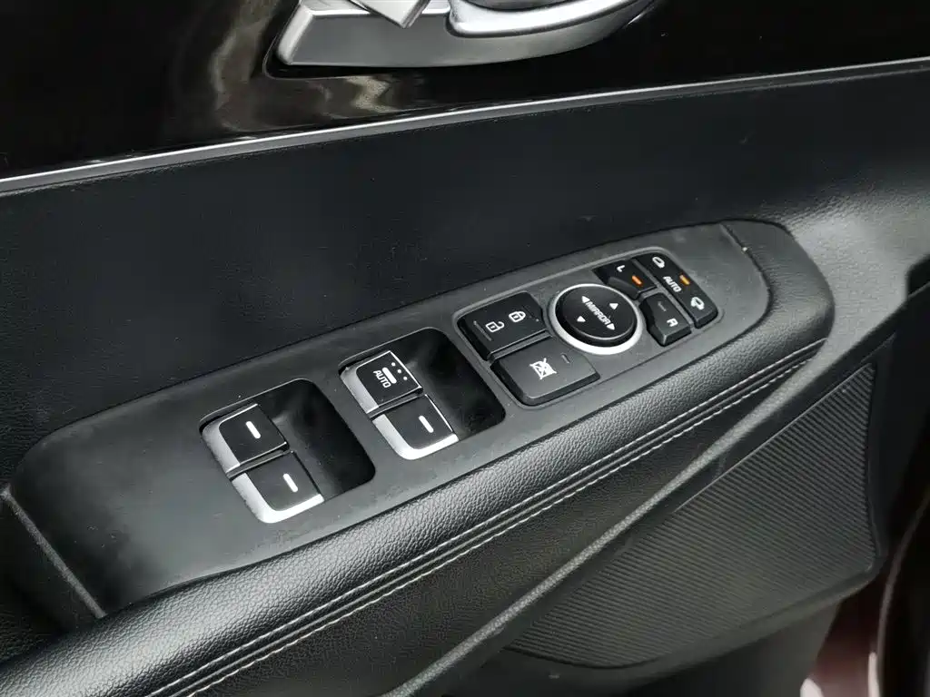 Kia Sorento 2018 — фото 9
