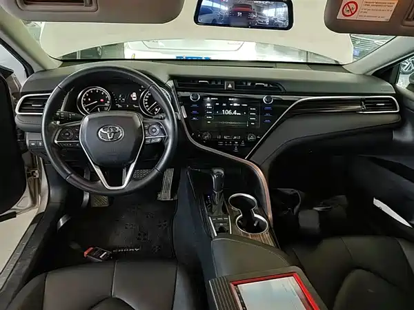 Toyota Camry 2019