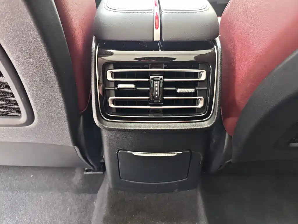 Hongqi HS5 2025