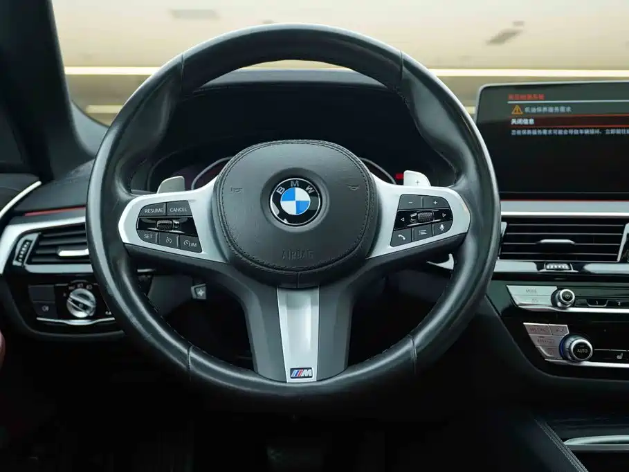 BMW 5 Series 2022 — фото 18
