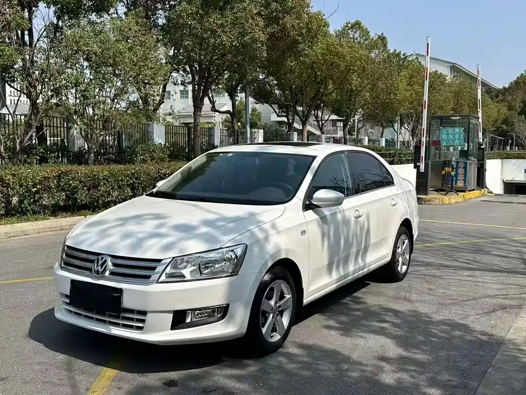 Volkswagen Sagitar 2014