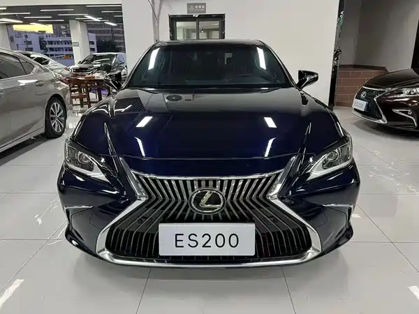 Lexus ES 2021