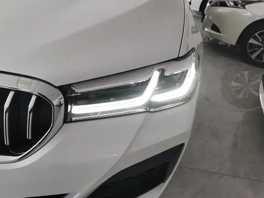 BMW 5 Series 2023 — фото 5