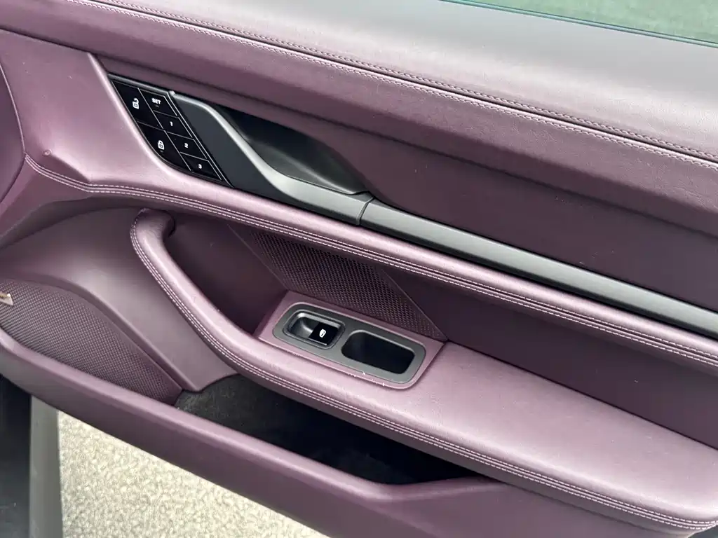 Porsche Taycan 2021 — фото 17