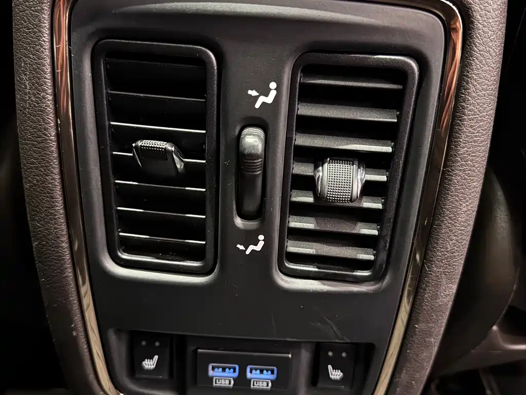 Jeep Grand Cherokee 2014 — фото 16