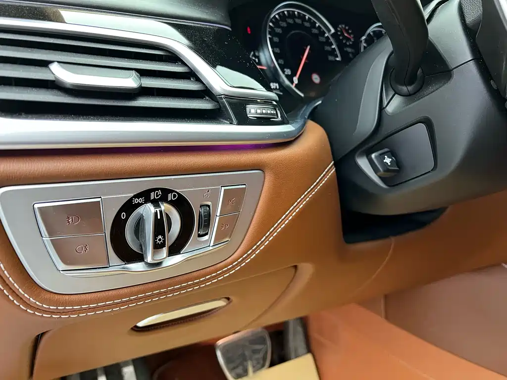 BMW 7 Series 2019 — фото 7