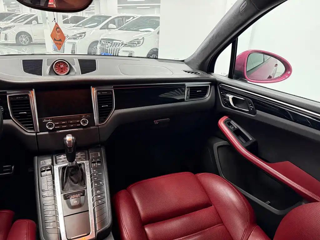Porsche Macan 2017 — фото 9