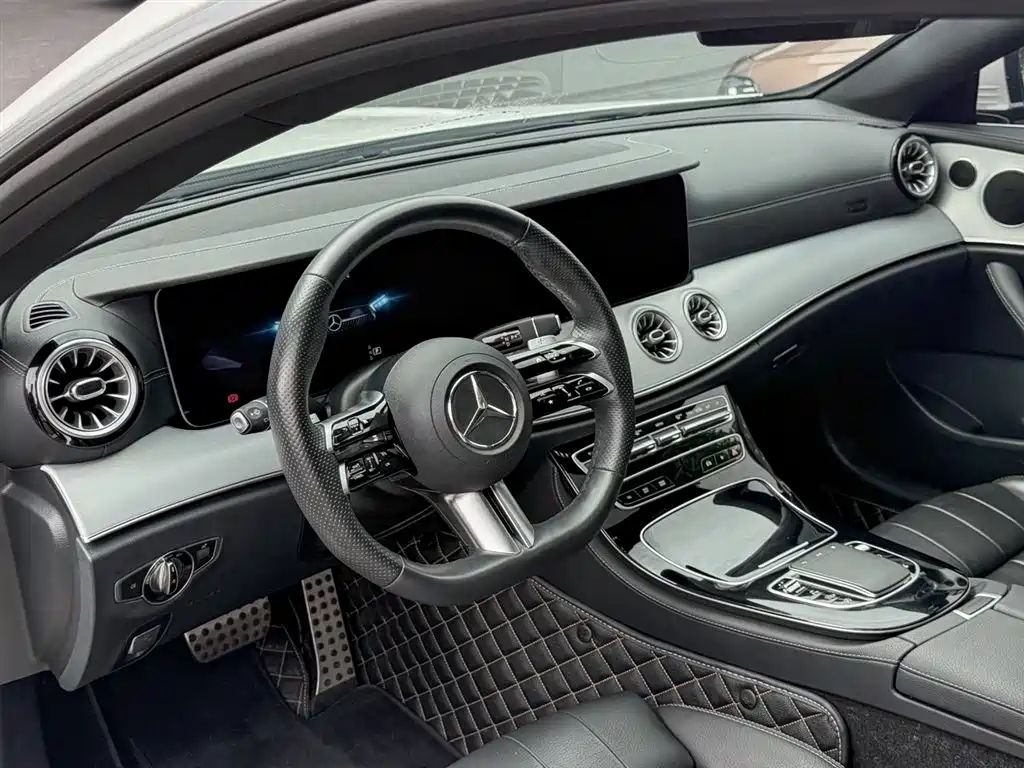 Mercedes-Benz E-Class 2023 — фото 13