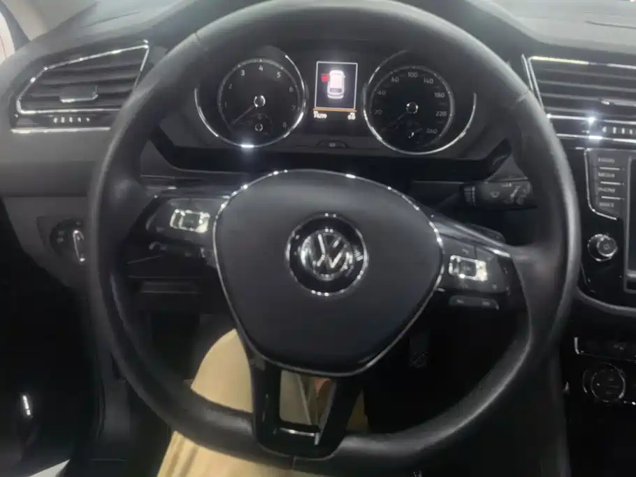 Volkswagen Tiguan L 2018 — фото 15