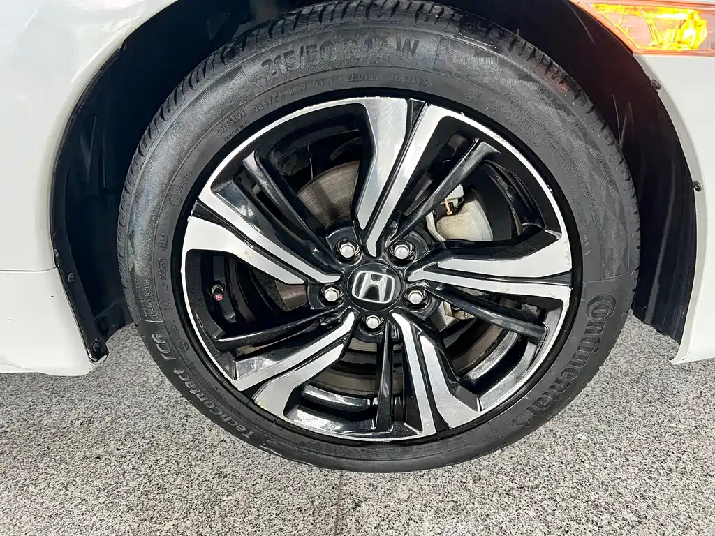 Honda Civic 2018 — фото 12
