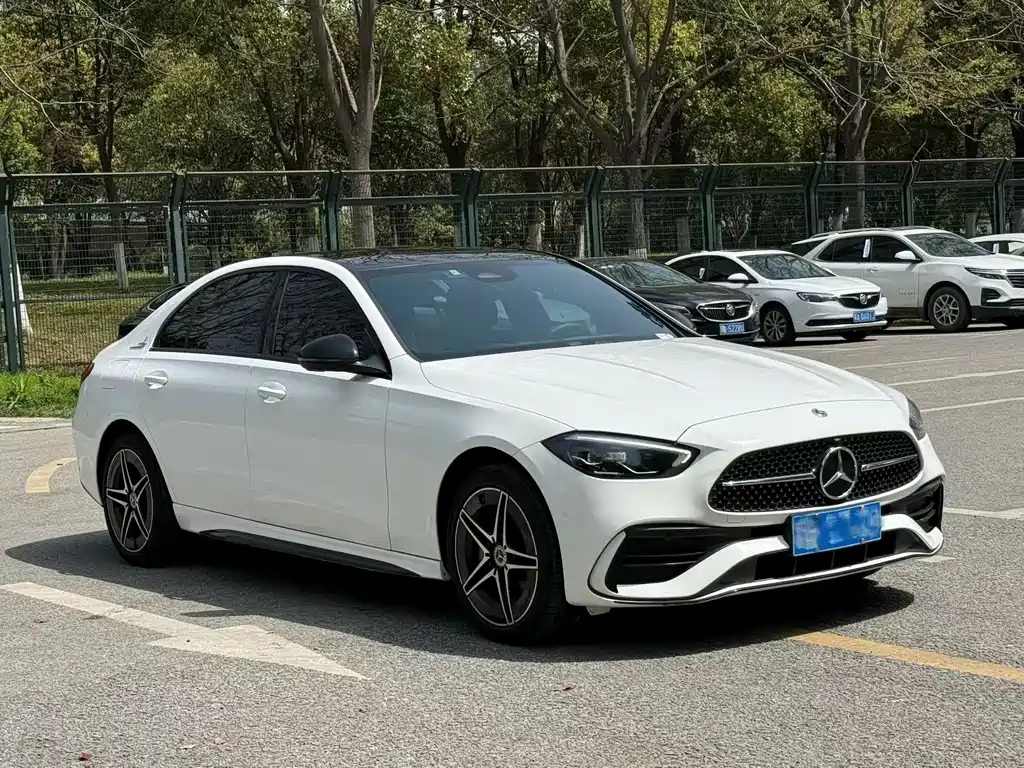Mercedes-Benz C-Class 2024