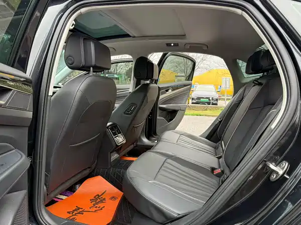 Volkswagen Passat 2024