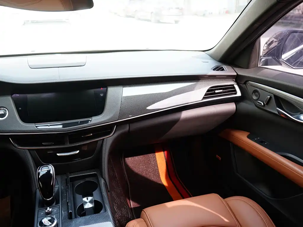 Cadillac CT6 2022 — фото 16