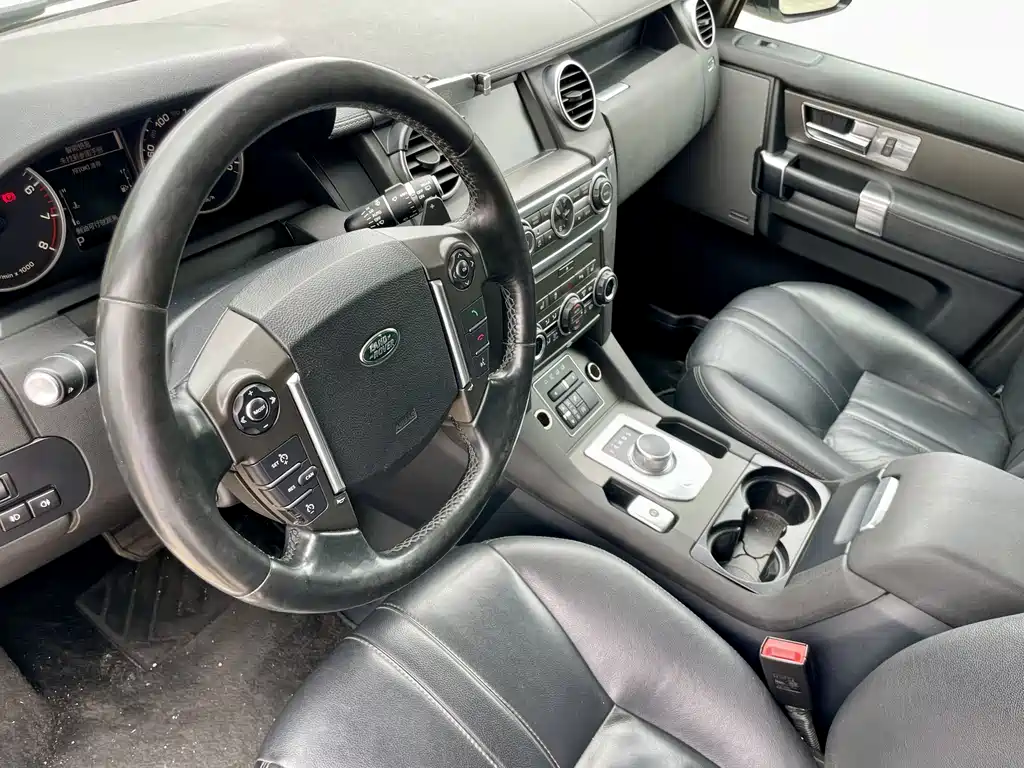 Land Rover Discovery 2015 — фото 9