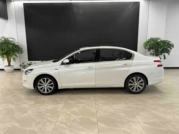 Peugeot 408 2016