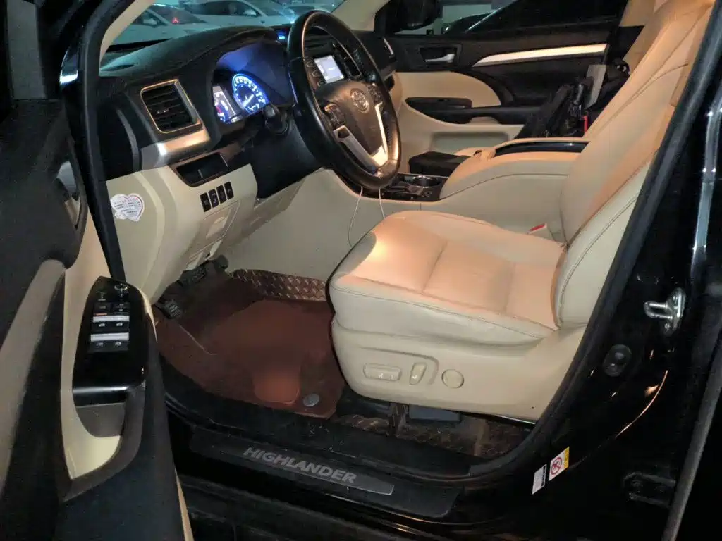 Toyota Highlander 2018 — фото 13