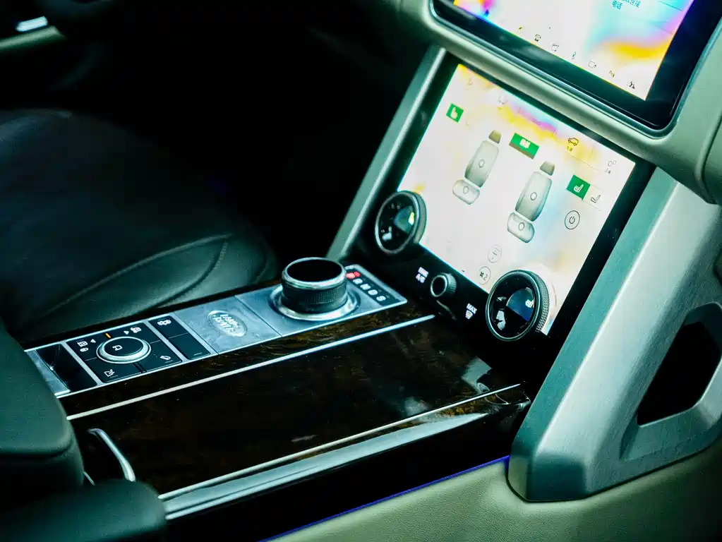 Land Rover Range Rover 2022 — фото 12