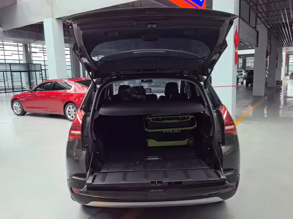 Peugeot 3008 2015 — фото 19