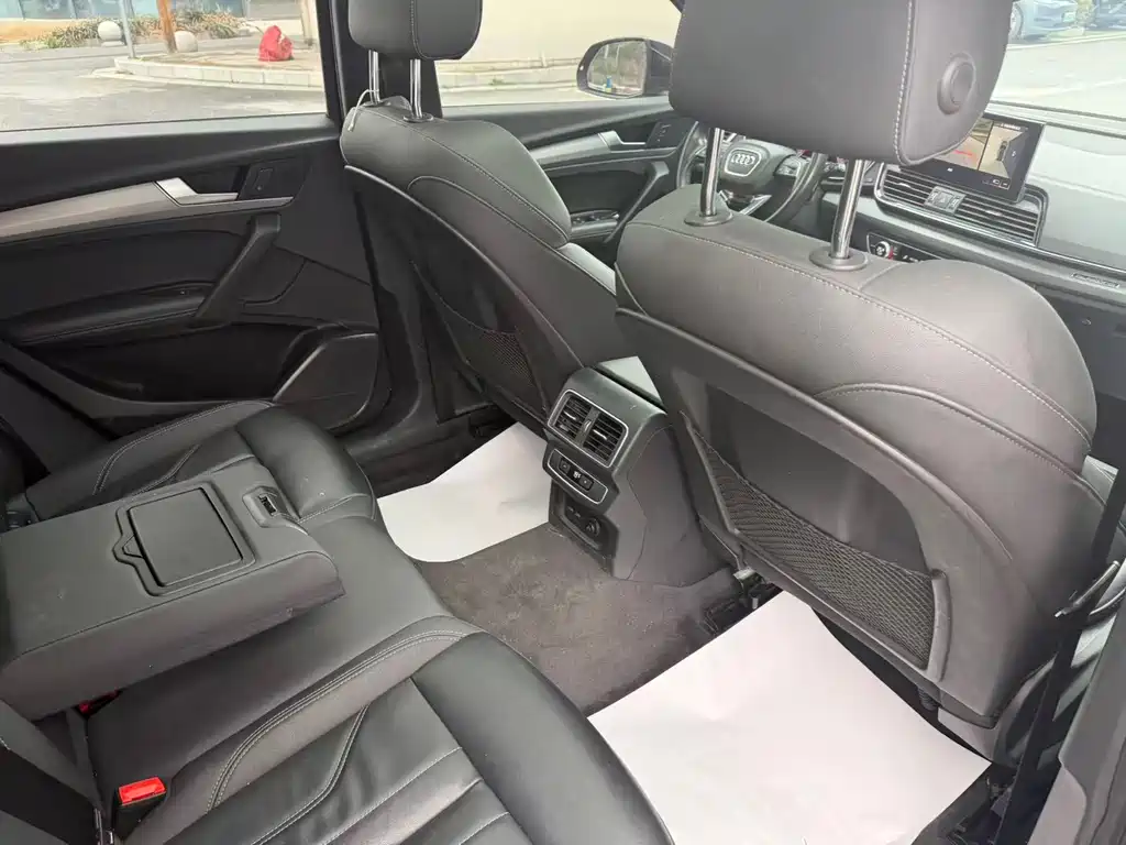 Audi Q5L Sportback 2022 — фото 8