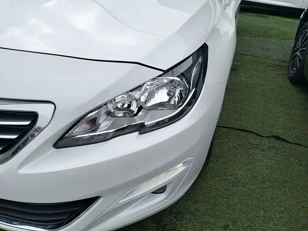 Peugeot 408 2015 — фото 24
