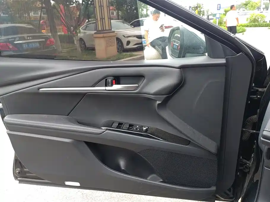 Toyota Camry 2025