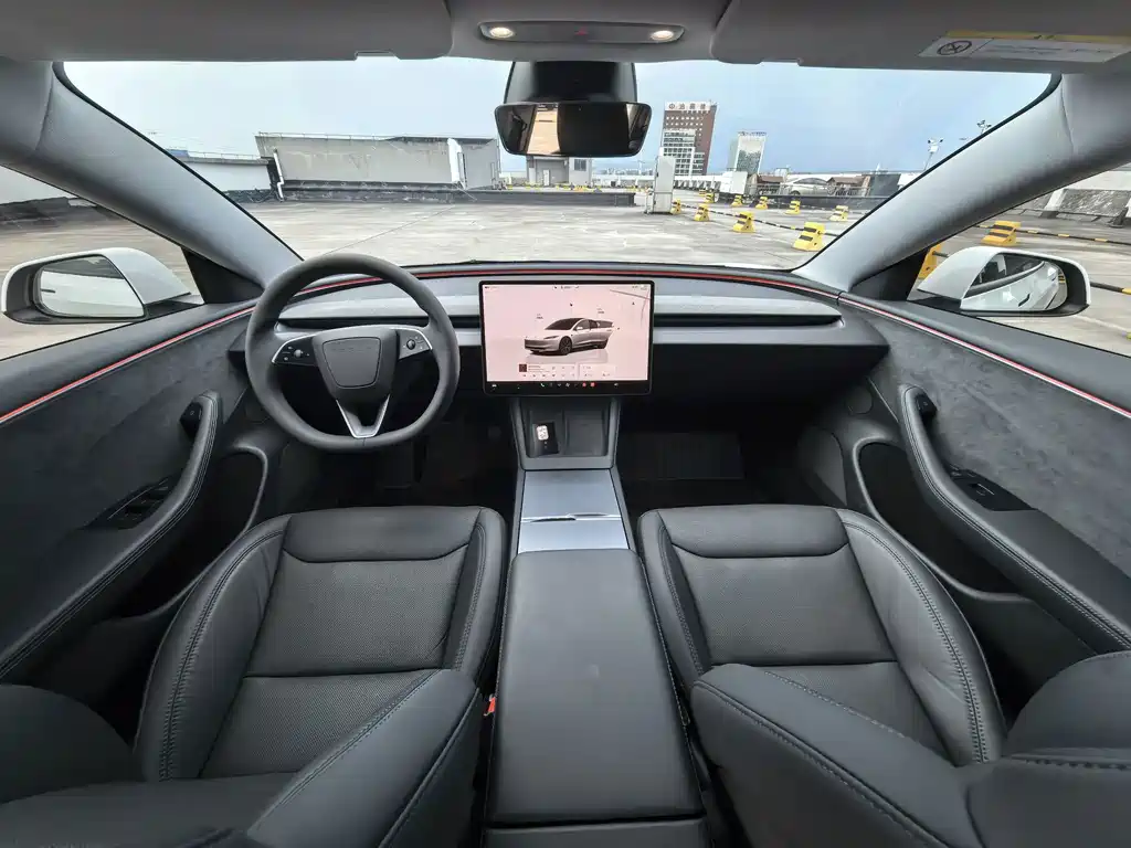 Tesla Model 3 2025 — фото 10