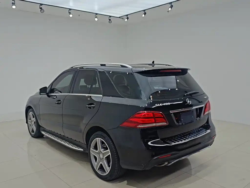 Mercedes-Benz GLE 2016 — фото 10