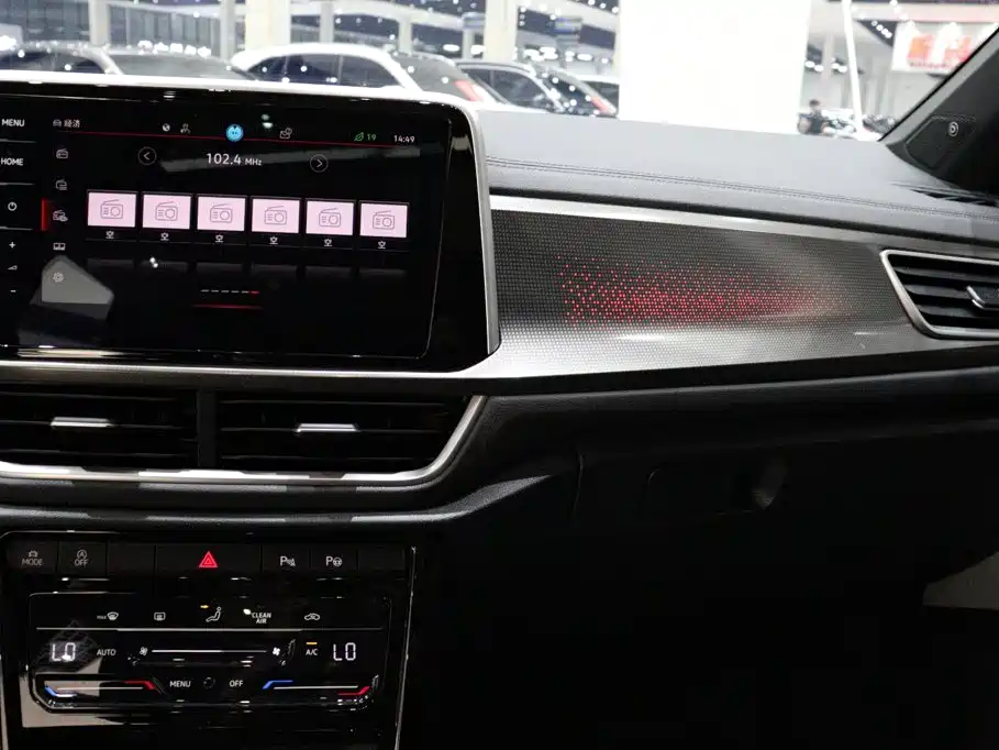 Volkswagen T-Roc 2023 — фото 12