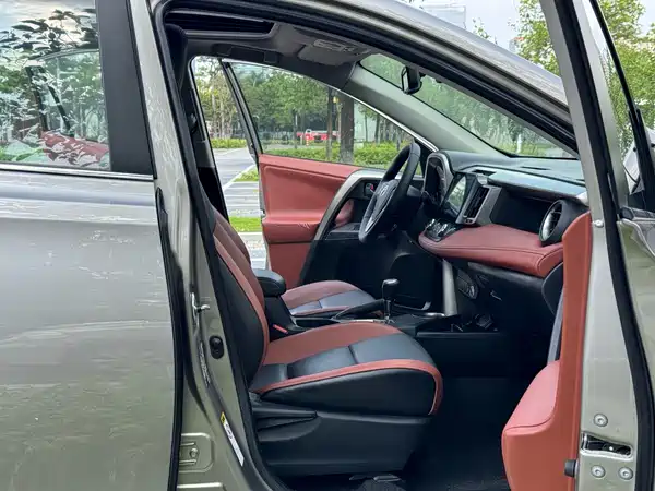 Toyota RAV4 2013