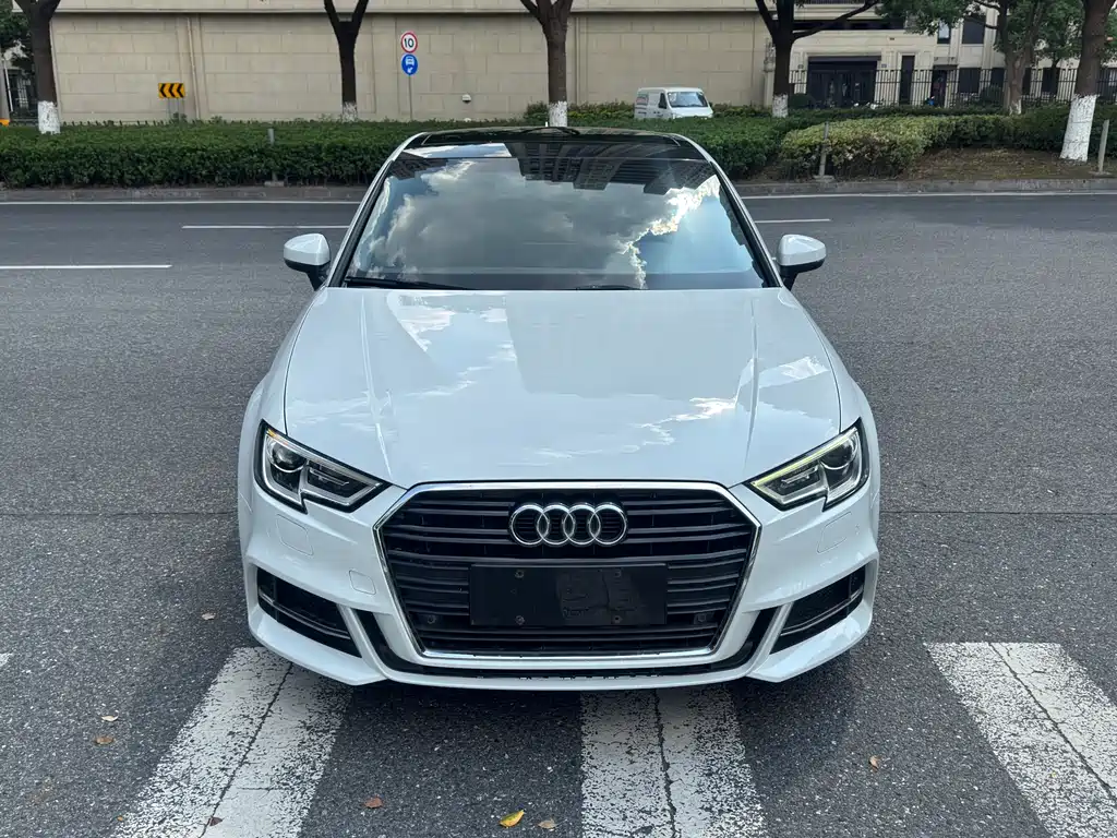 Audi A3 2018 — фото 2