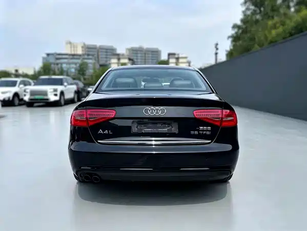 Audi A4L 2013