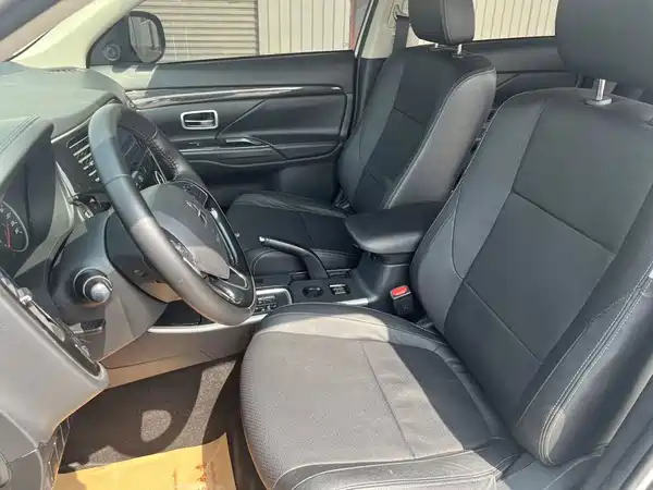 Mitsubishi Outlander 2018