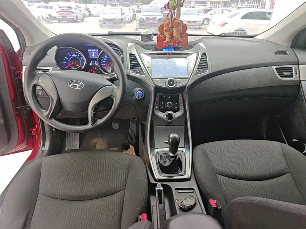 Hyundai Elantra Langdong 2015 — фото 10