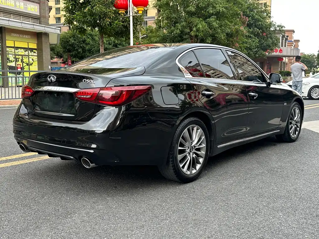 Infiniti Q50L 2018 — фото 9