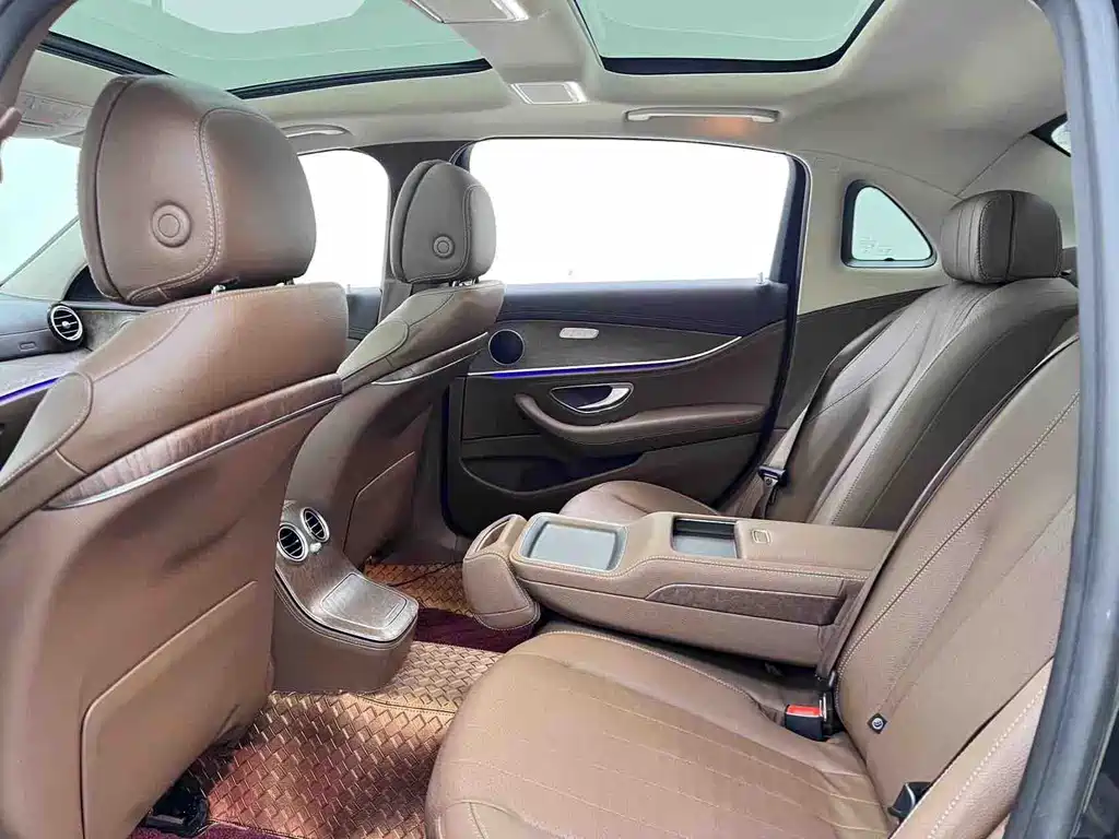 Mercedes-Benz E-Class 2020 — фото 11