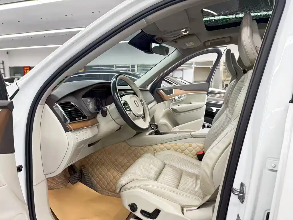 Volvo XC90 2016