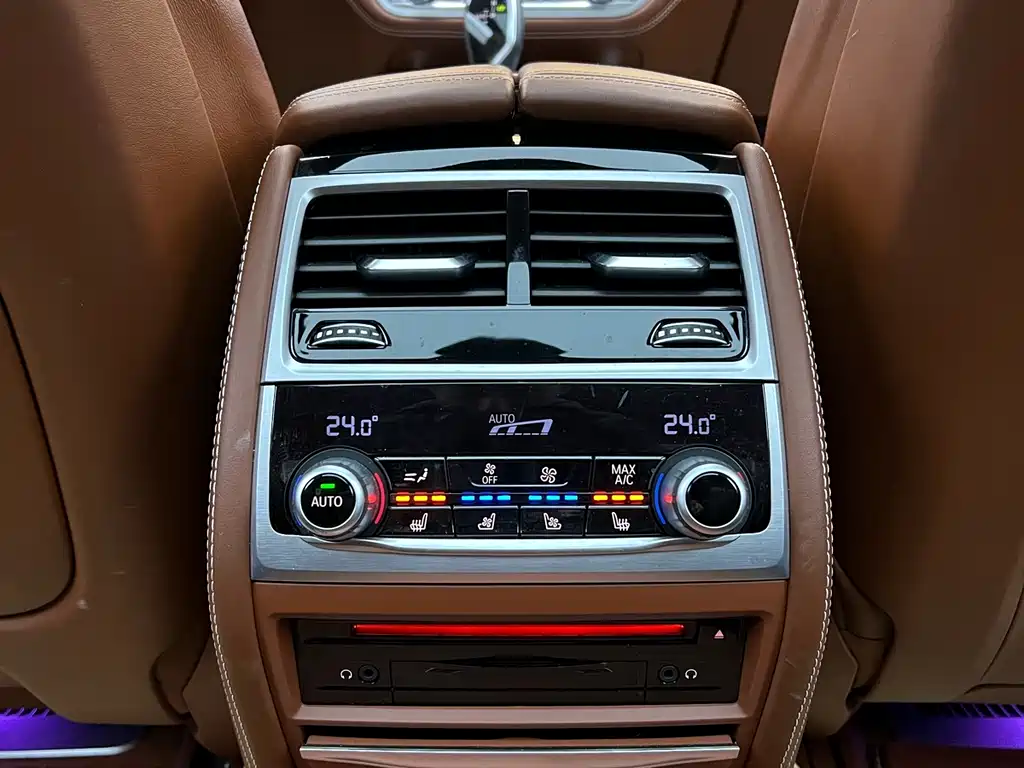 BMW 7 Series 2019 — фото 22