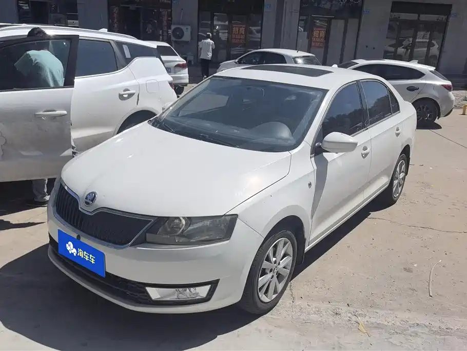 Skoda Rapid 2018 — фото 1