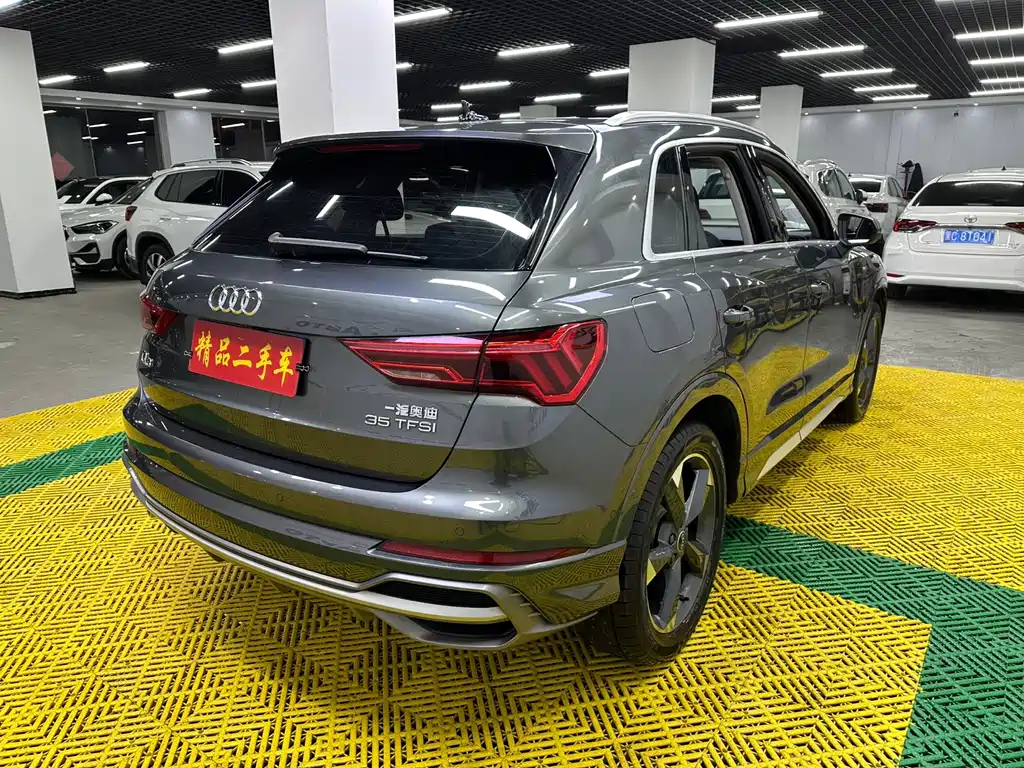 Audi Q3 2023 — фото 4